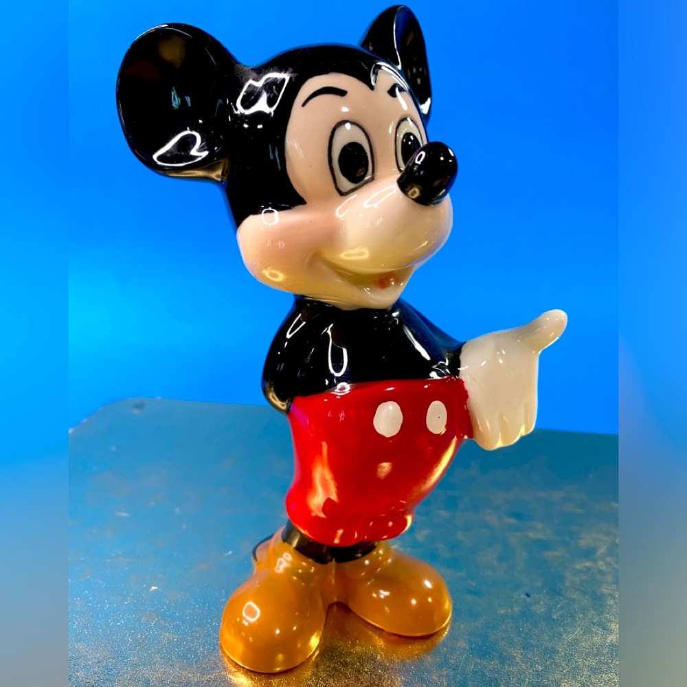 Walt Disney Productions Mickey Mouse VTG Hand-Painted Porcelain Figurine Japan